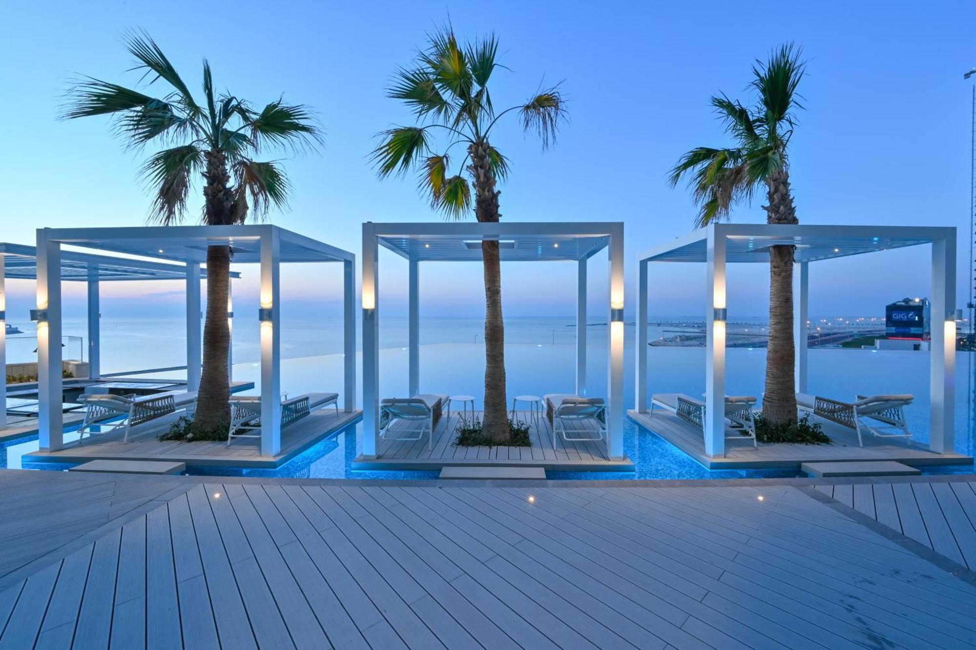 Onyx Rotana Hotel Manama Ngoại thất bức ảnh The beach at the hotel