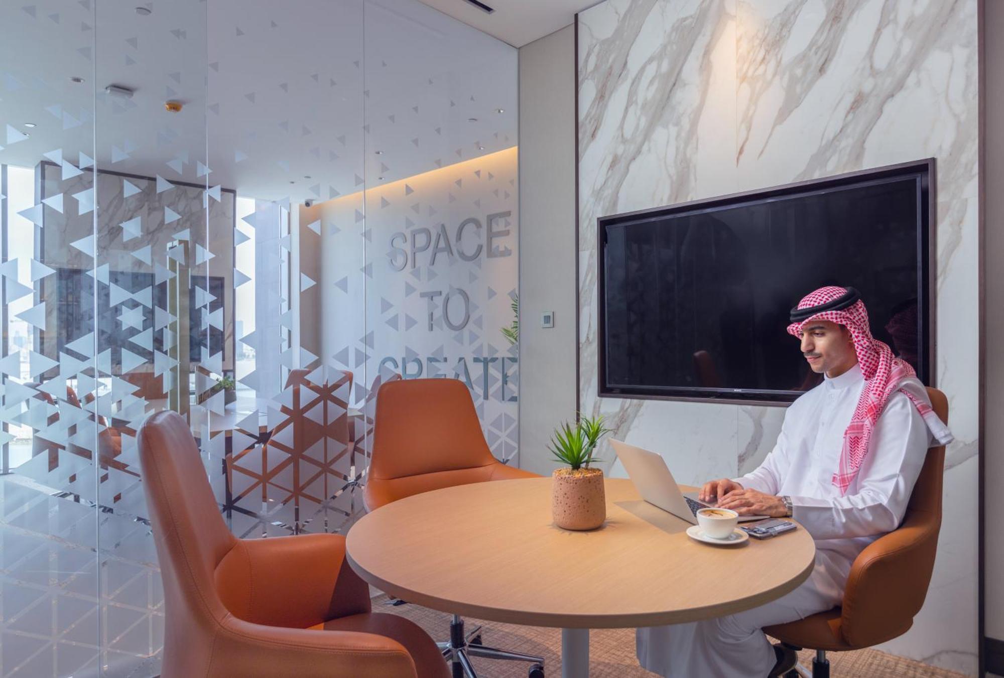 Onyx Rotana Hotel Manama Ngoại thất bức ảnh A meeting room at the airport