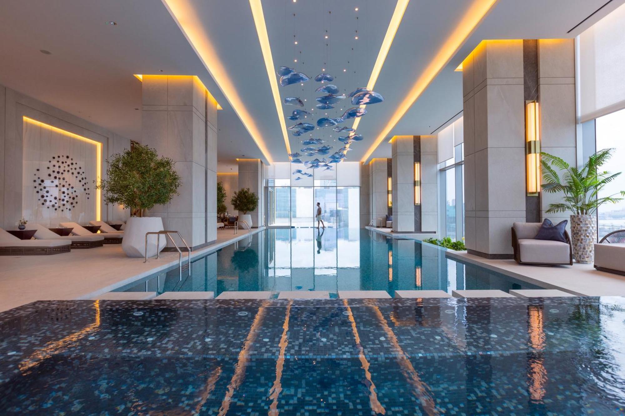 Onyx Rotana Hotel Manama Ngoại thất bức ảnh The swimming pool at the Ritz-Carlton, DIFC