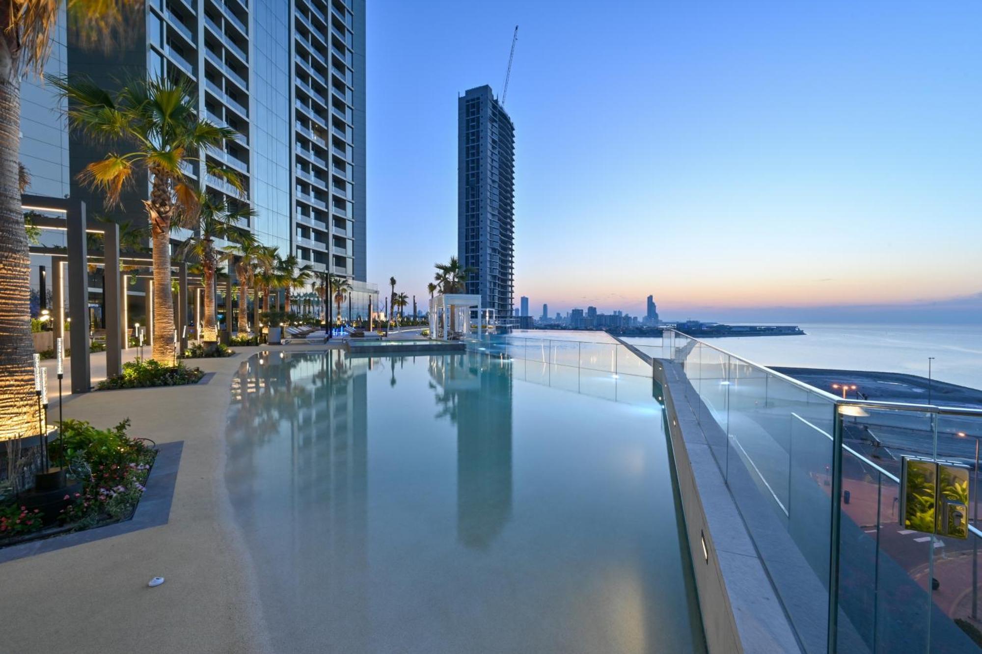 Onyx Rotana Hotel Manama Ngoại thất bức ảnh Infinity pool at the Ritz-Carlton, DIFC