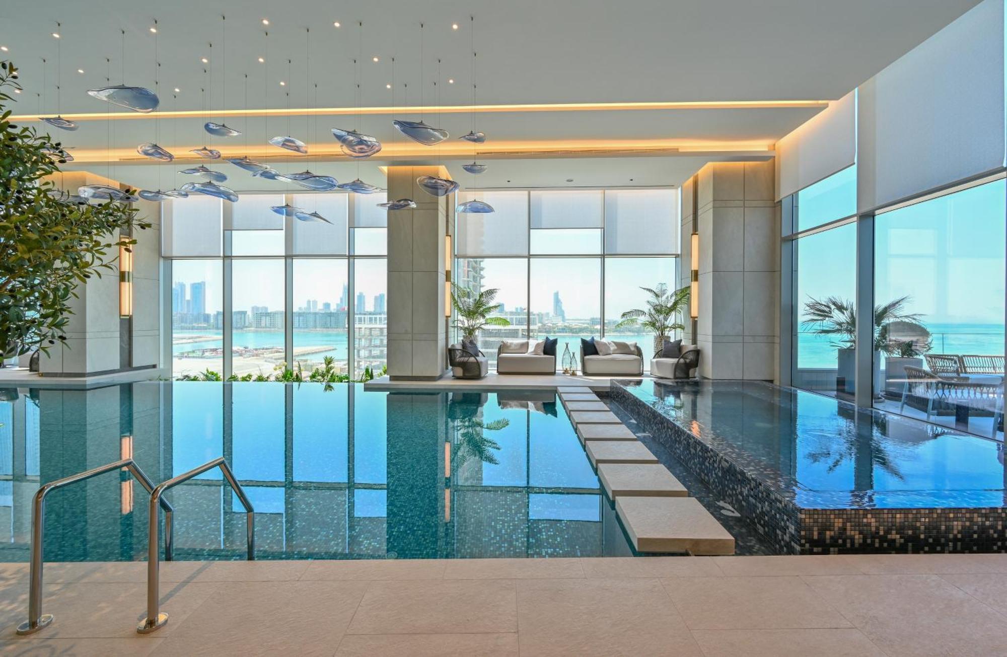Onyx Rotana Hotel Manama Ngoại thất bức ảnh The swimming pool at the hotel