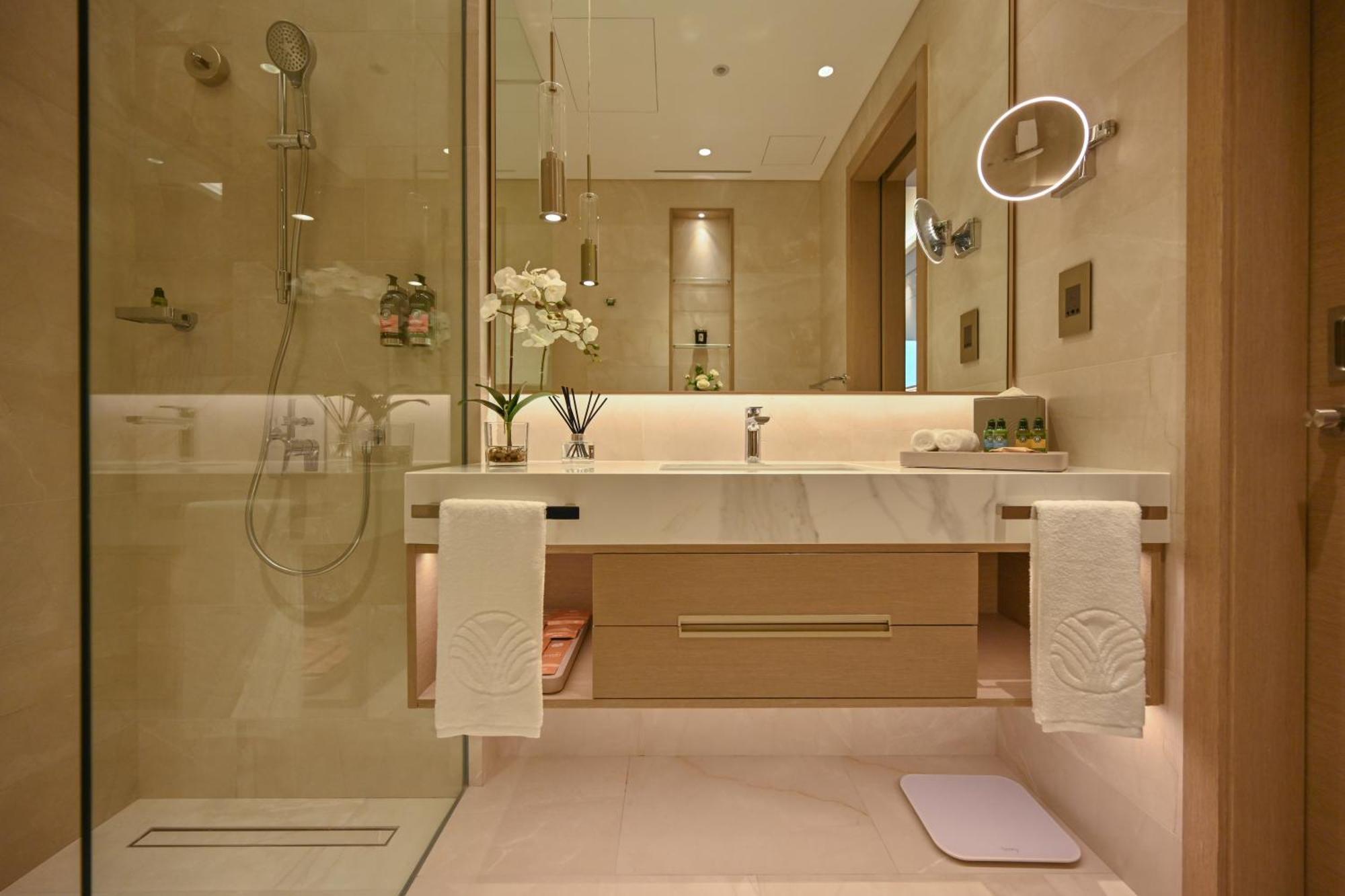 Onyx Rotana Hotel Manama Ngoại thất bức ảnh Bathroom